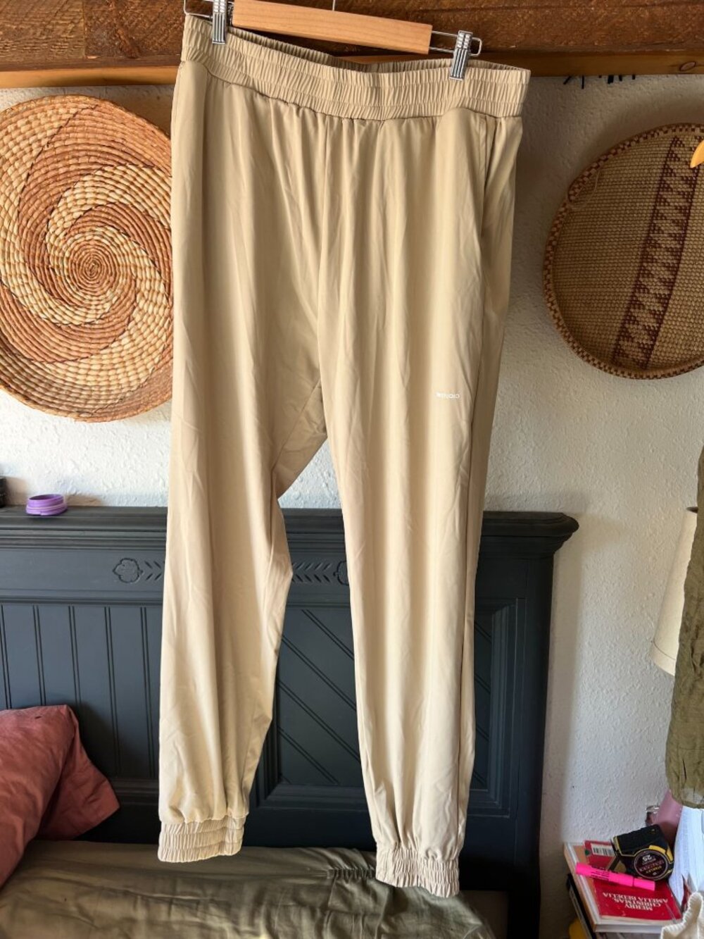 NEW Santo Studio Tan Joggers XXL